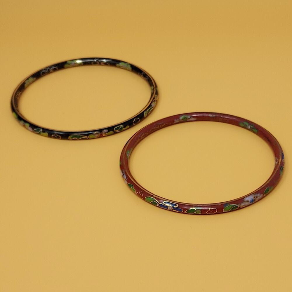 Vintage Pair Cloisonne Bangle Bracelets Asian Floral Red Black Narrow 2.5 + 2.75